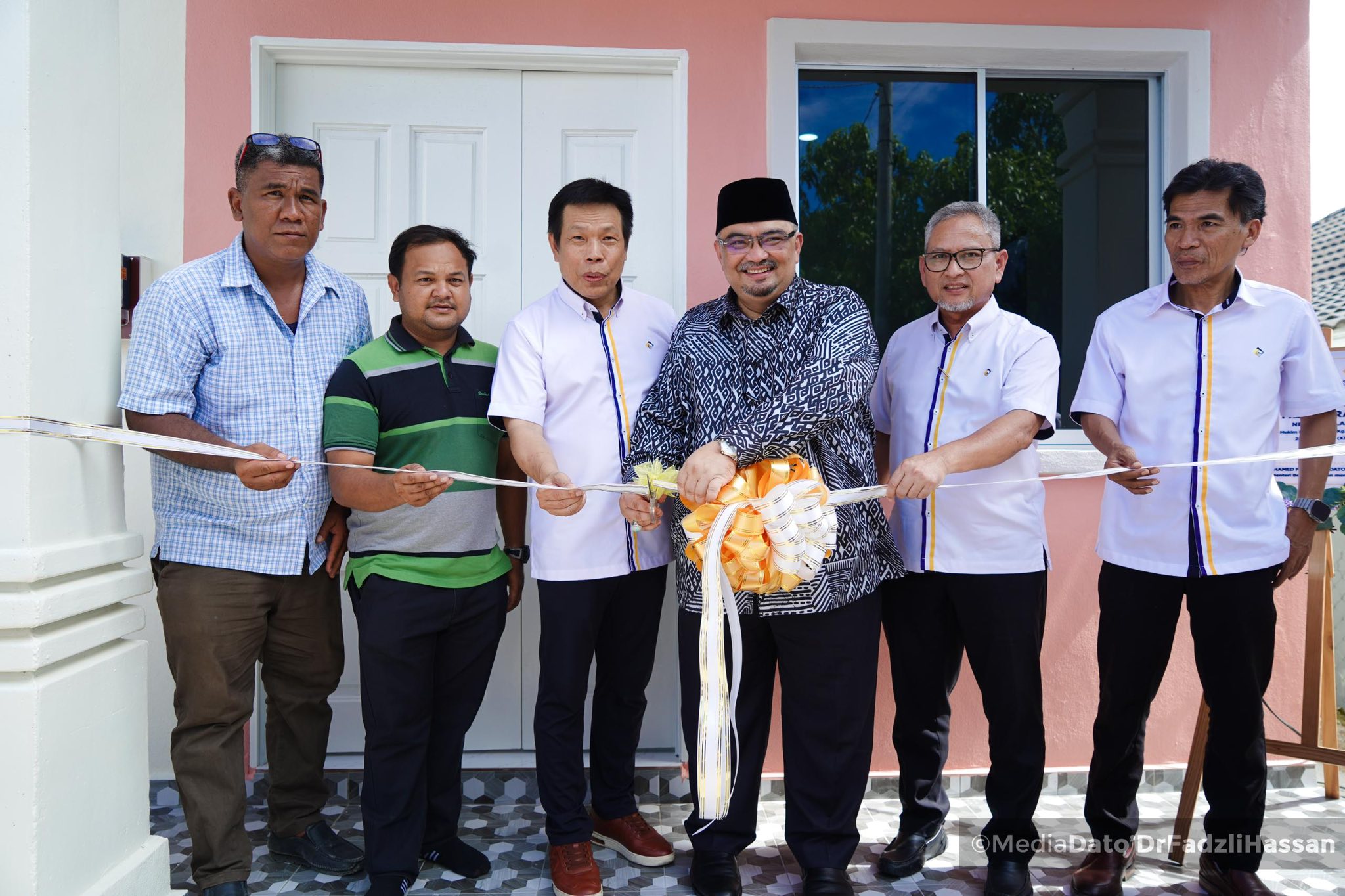 Majlis Penyerahan Kunci Rumah dan Surat Tawaran Program Rumah Mesra Rakyat RMR di bawah kelolaan Syarikat Perumahan Negara Berhad SPNB