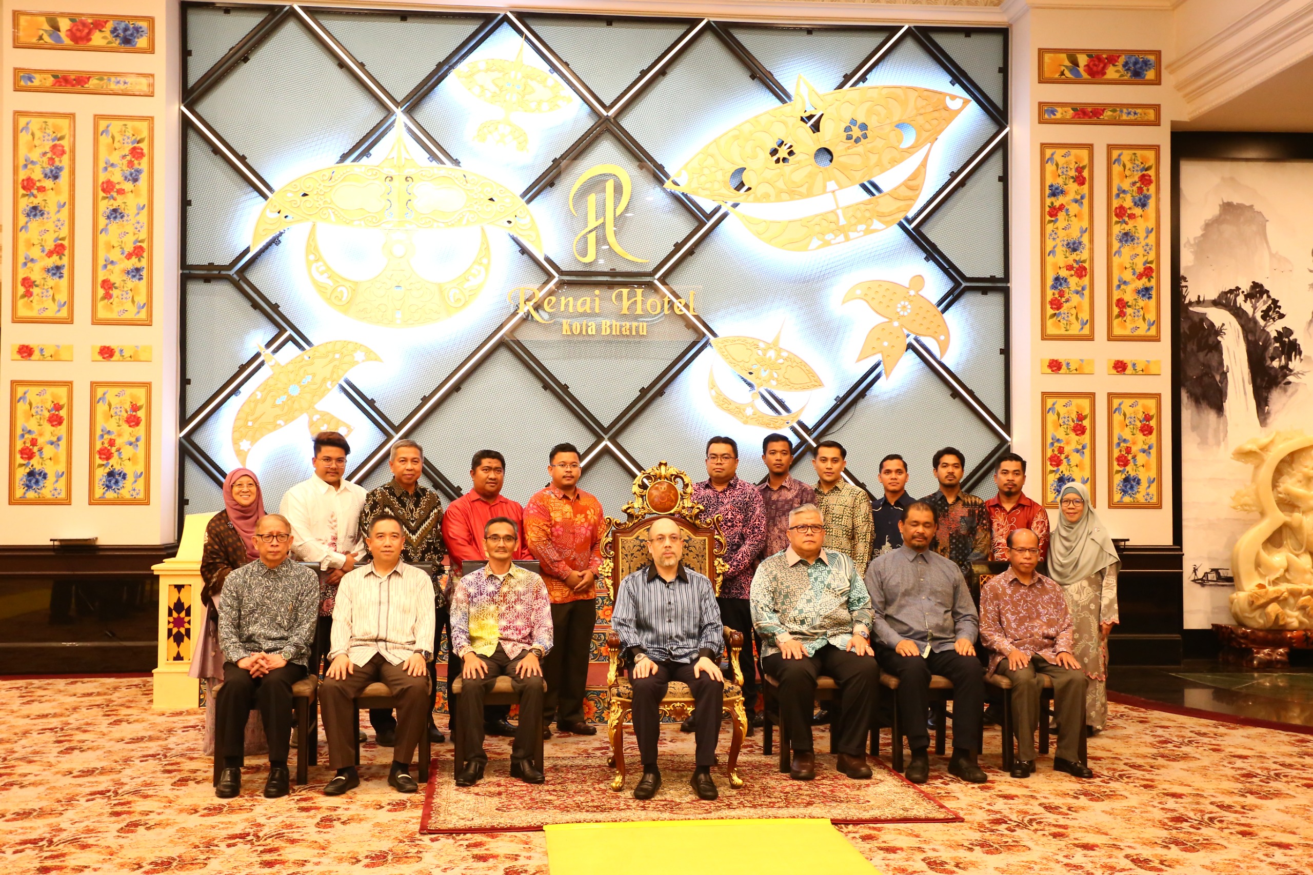 MAJLIS PENGURNIAAN SUMBANGAN TABUNG SAVE PALESTINE KEPADA HUMANITARIAN CARE MALAYSIA MYCARE DISEMPURNAKAN OLEH YANG MAHA MULIA PEMANGKU RAJA KELANTAN