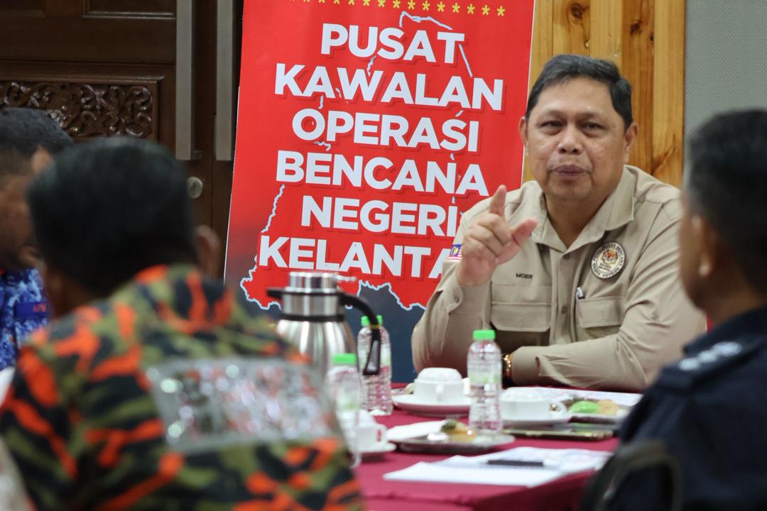 MESYUARAT OPERASI BANJIR DIPENGERUSIKAN KETUA PENGARAH NADMA BILIK MESYUARAT PKOB SUK KELANTAN