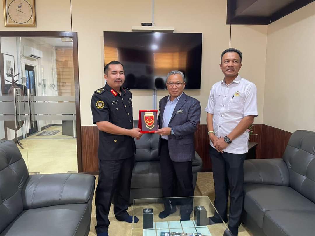 Kunjung Hormat Kepada Ketua Jajahan Kota Bharu