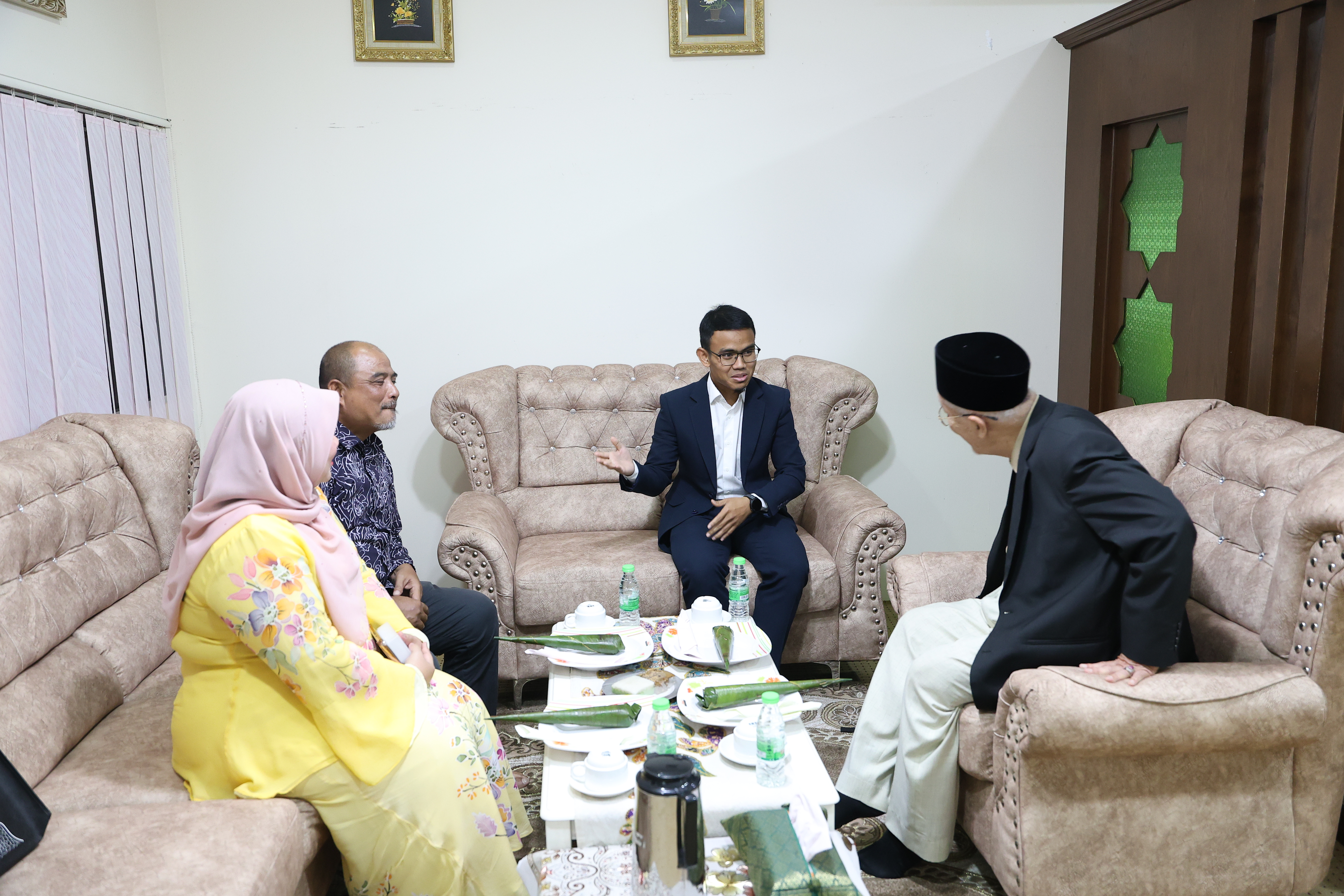 KUNJUNGAN HORMAT MAYBANK